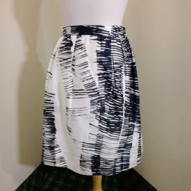 LIDA BADAY BLACK WHITE PATTERN SKIRT SIZE 4 TCC