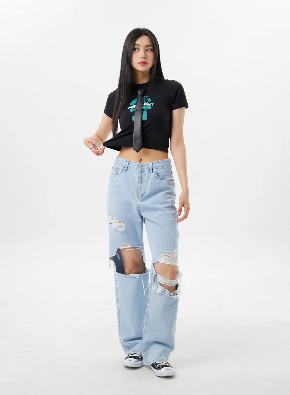 Light Wash Ripped Jeans BY325