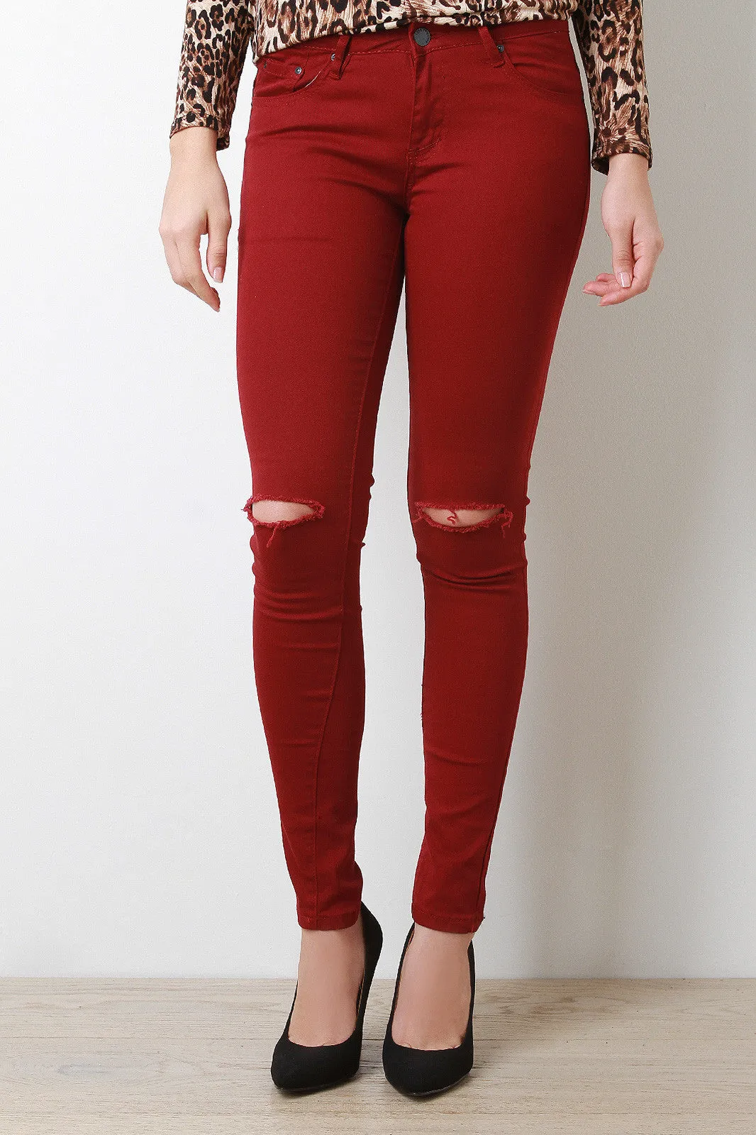 Solid Color Knee Ripped Jeans