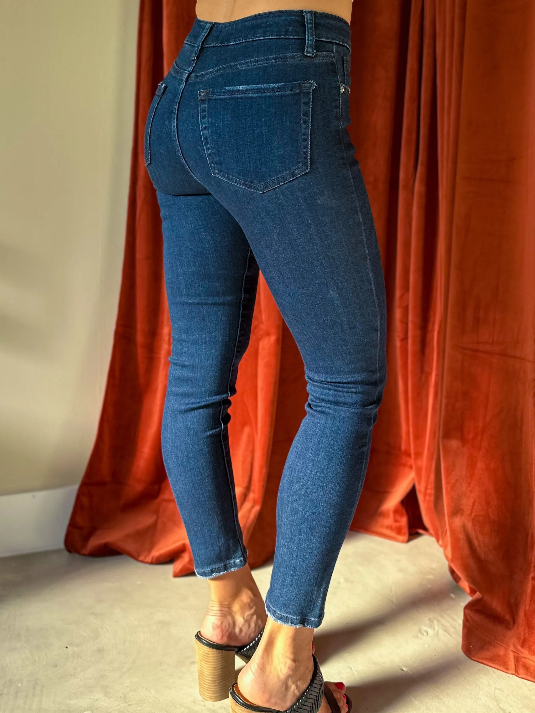 Super Skinny Clean Jeans - Dark Wash