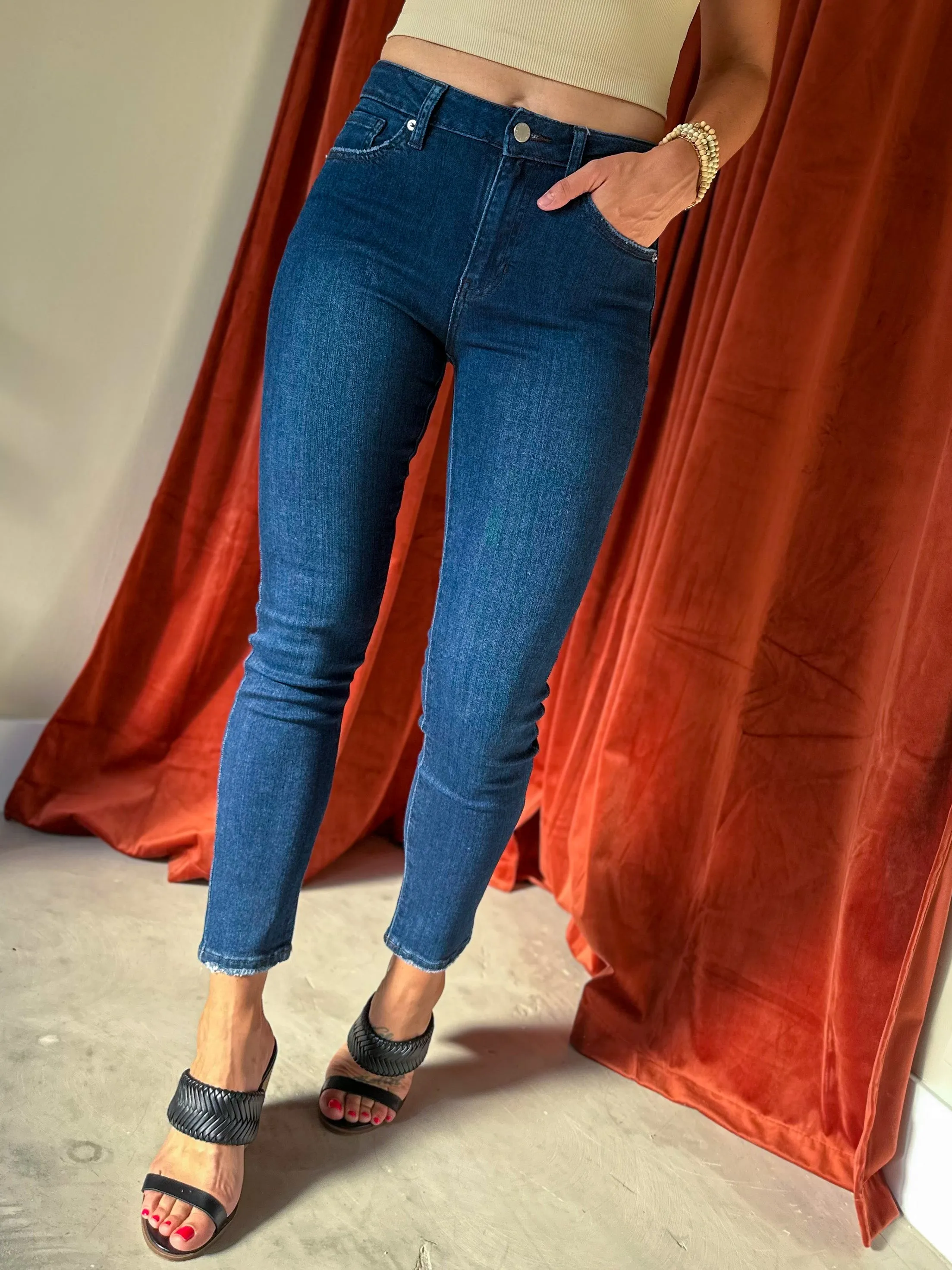 Super Skinny Clean Jeans - Dark Wash